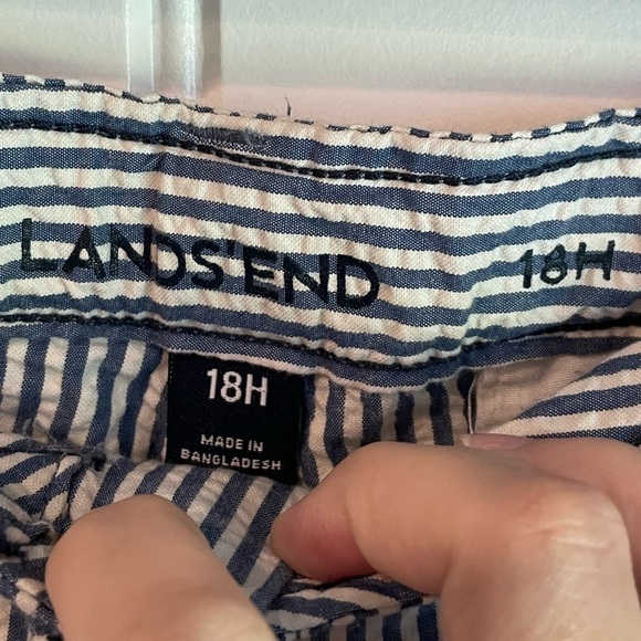 𝅺LANDS’ End 18H Boys Husky Seersucker stripe Bermuda shorts Navy blue white - Picture 4 of 7